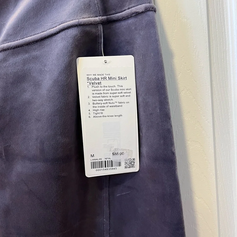 Lululemon Scuba High Rise Mini Skirt Velvet Nightfall Size Medium NWT - Picture 2 of 5